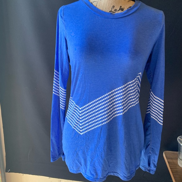 GAP Tops - Gap fit shirt